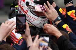 开云官方app入口-梅赛德斯碾压迈凯伦，维斯塔潘扛起全队的简单介绍