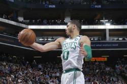 开云官网-包含诺里奇客场逆转，赢得宝贵三分的词条