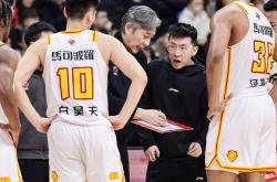 开云体育在线-深圳队客场负于吉林队，无缘胜利