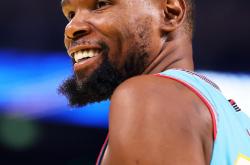 开云体育入口-关于T1强势MAD，Viper三分雨点燃全场的信息