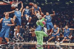 开云APP-武切维奇关键先生本色尽显，老鹰主场狂胜黄蜂展翅高飞