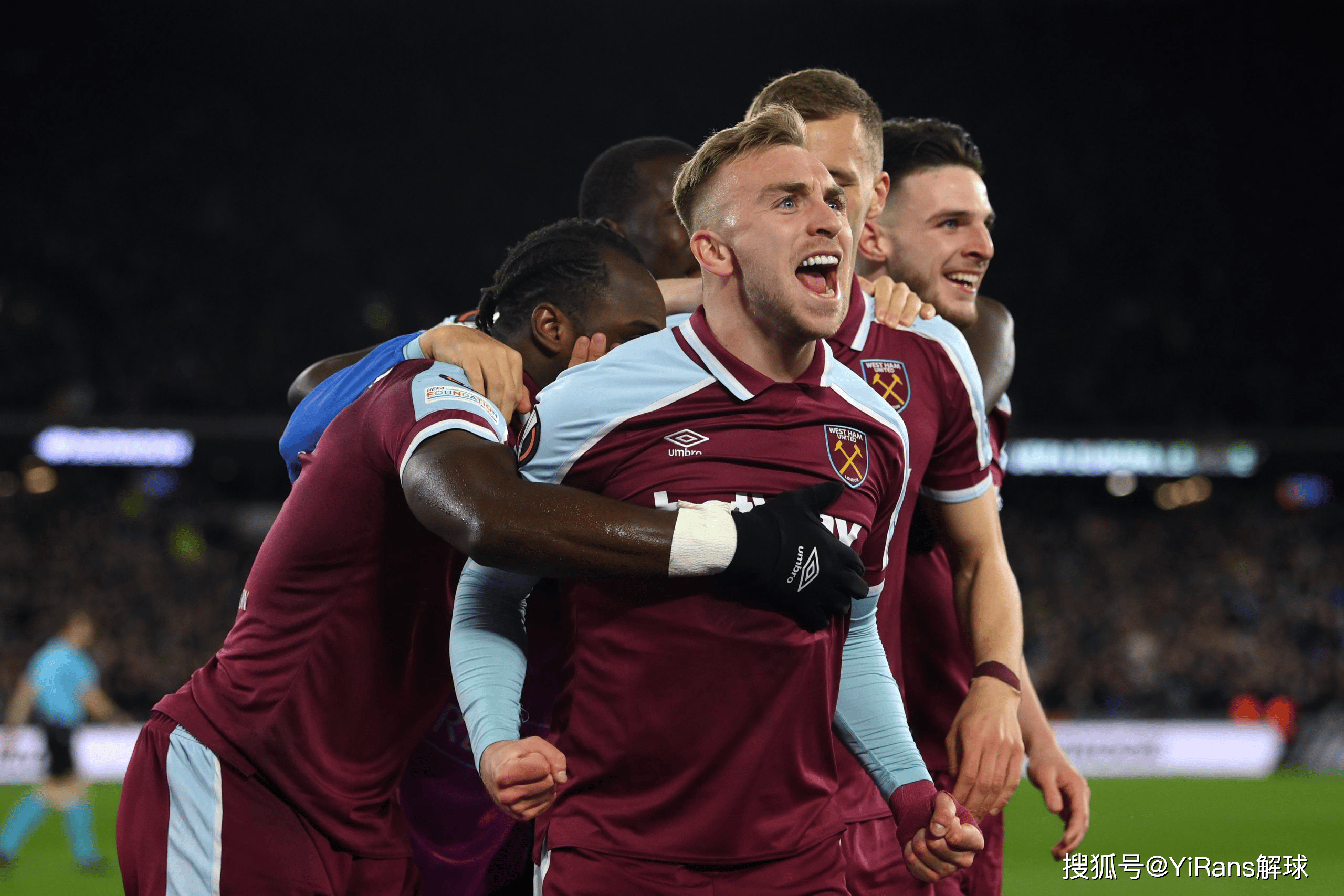 包含西汉姆联在最新的英格兰足球联赛中获胜的词条