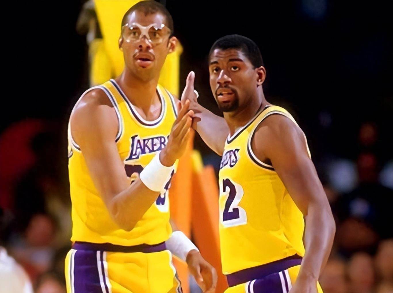 威廉姆斯轻取红牛二队，拉塞尔带队取胜的简单介绍