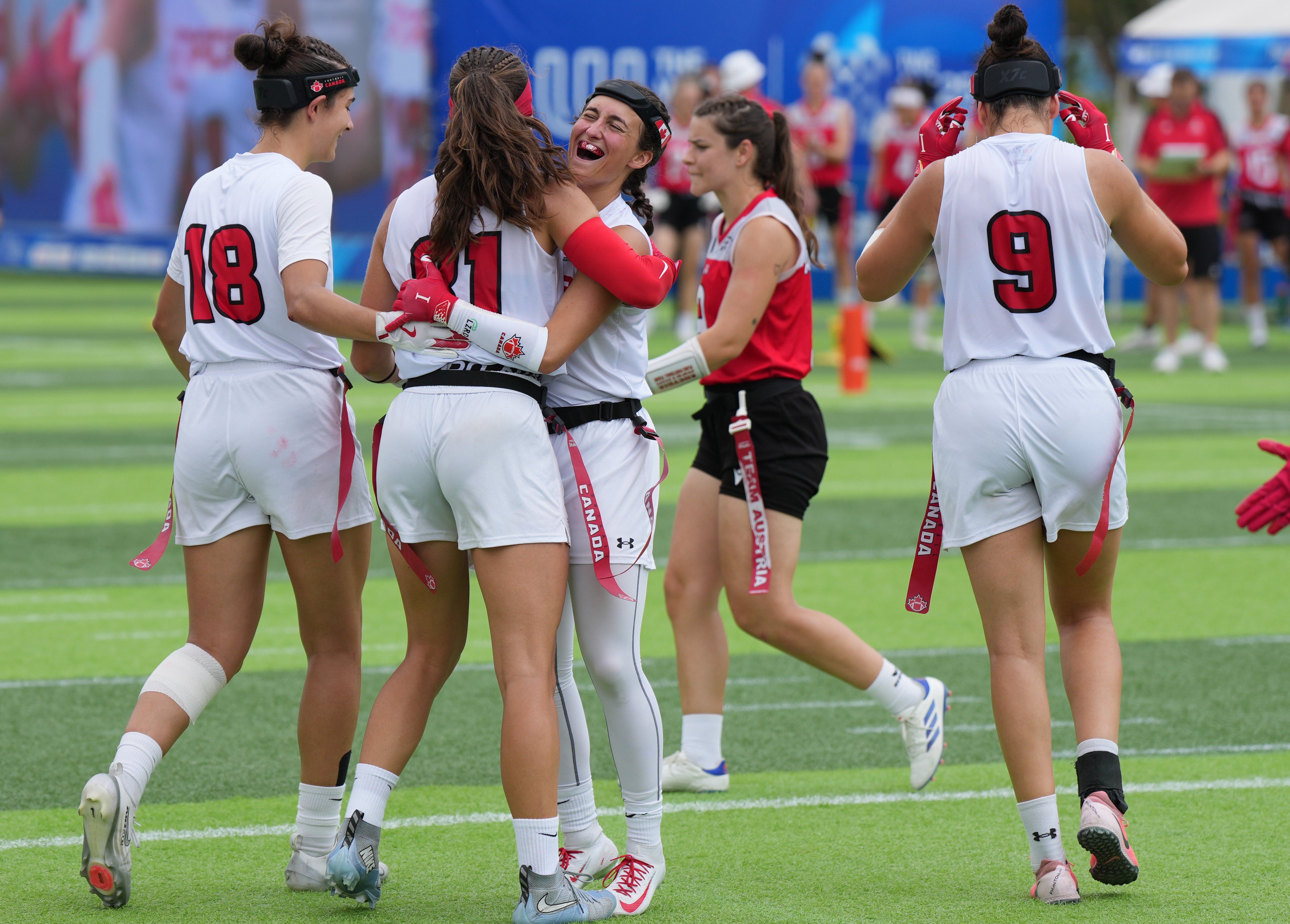 美好的竞技时刻，女子足球锦标赛首轮开幕的简单介绍