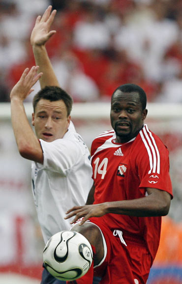 特立尼达队在比赛中击败对手,取得胜利 特立尼达队在比赛中击败对手,取得胜利