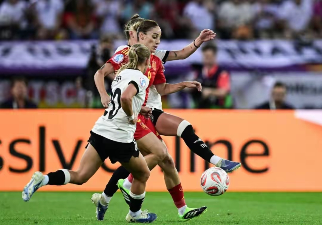 英国女足逆境下温绅出骄晋级下一轮的简单介绍