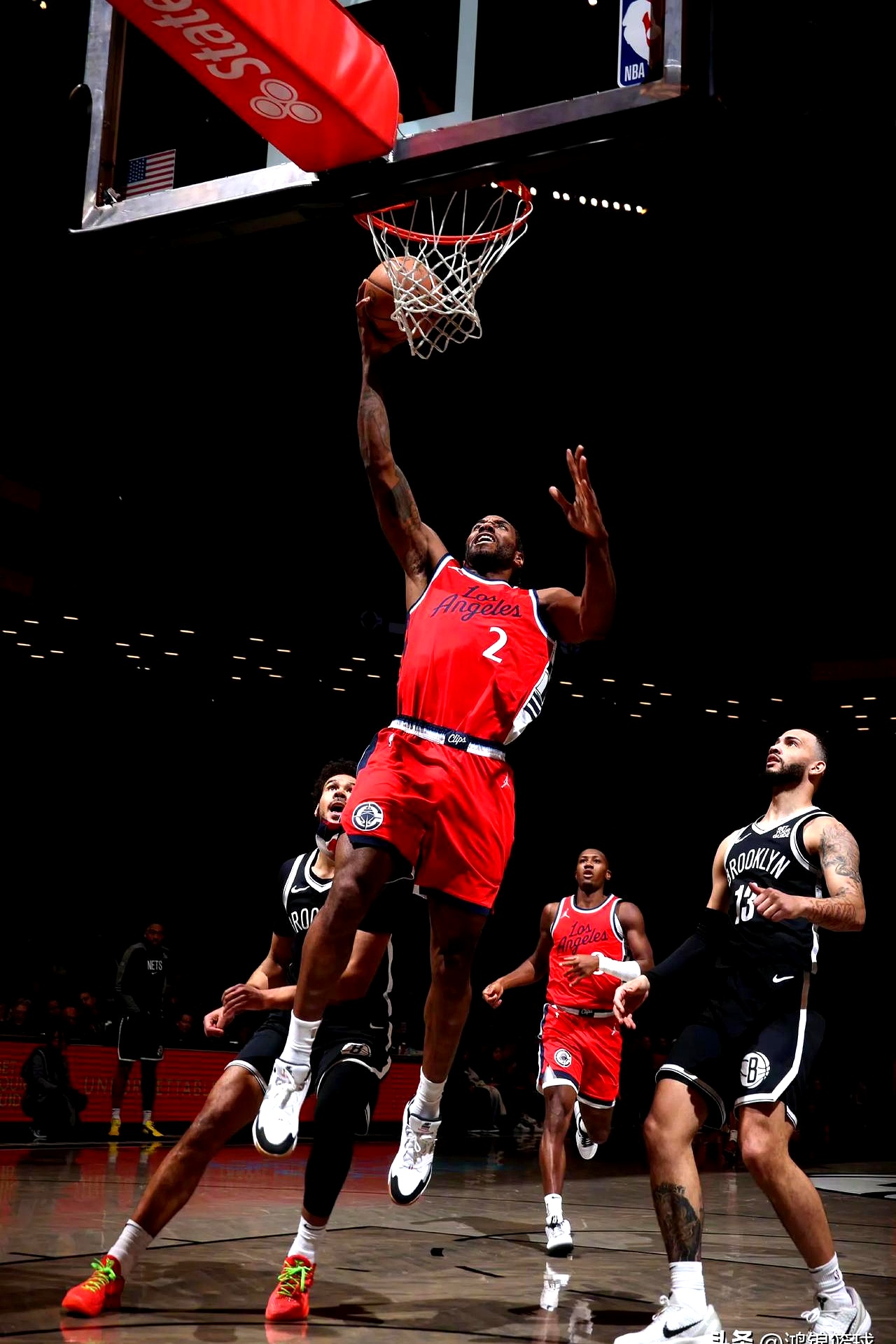 包含湖人遭快船逆转，戴维斯全面发挥砍下全队最高分的词条