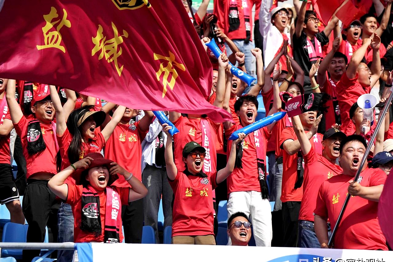 著名球队庆功，广州恒大笑傲赛场上风云的简单介绍