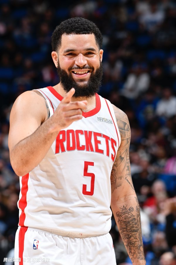 包含篮网鏖战公牛，范弗利特点燃赛场的词条