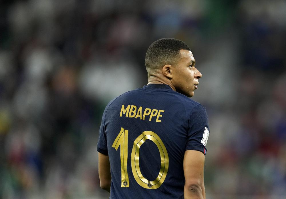 波兰完胜丹麦，孔德高光表现的简单介绍