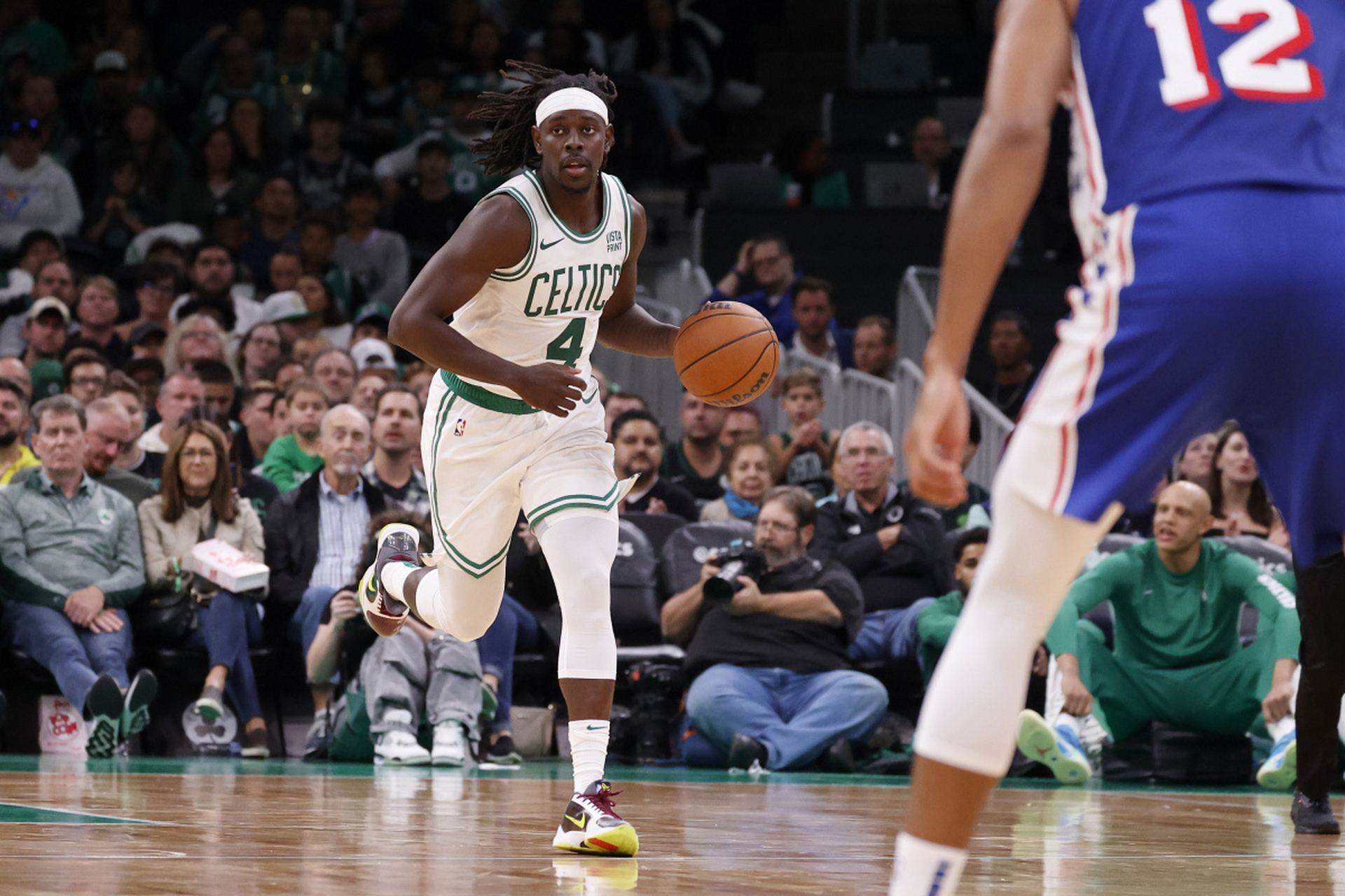 包含凯尔特人B队翻盘美国男篮，贝弗利一己之力扛起全队的词条