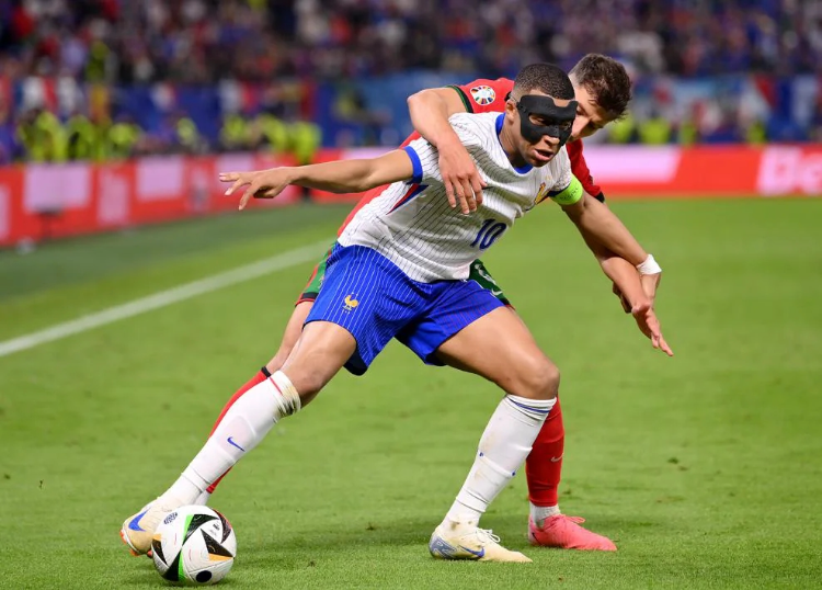 葡萄牙队险胜法国队，王皓点燃赛场的简单介绍