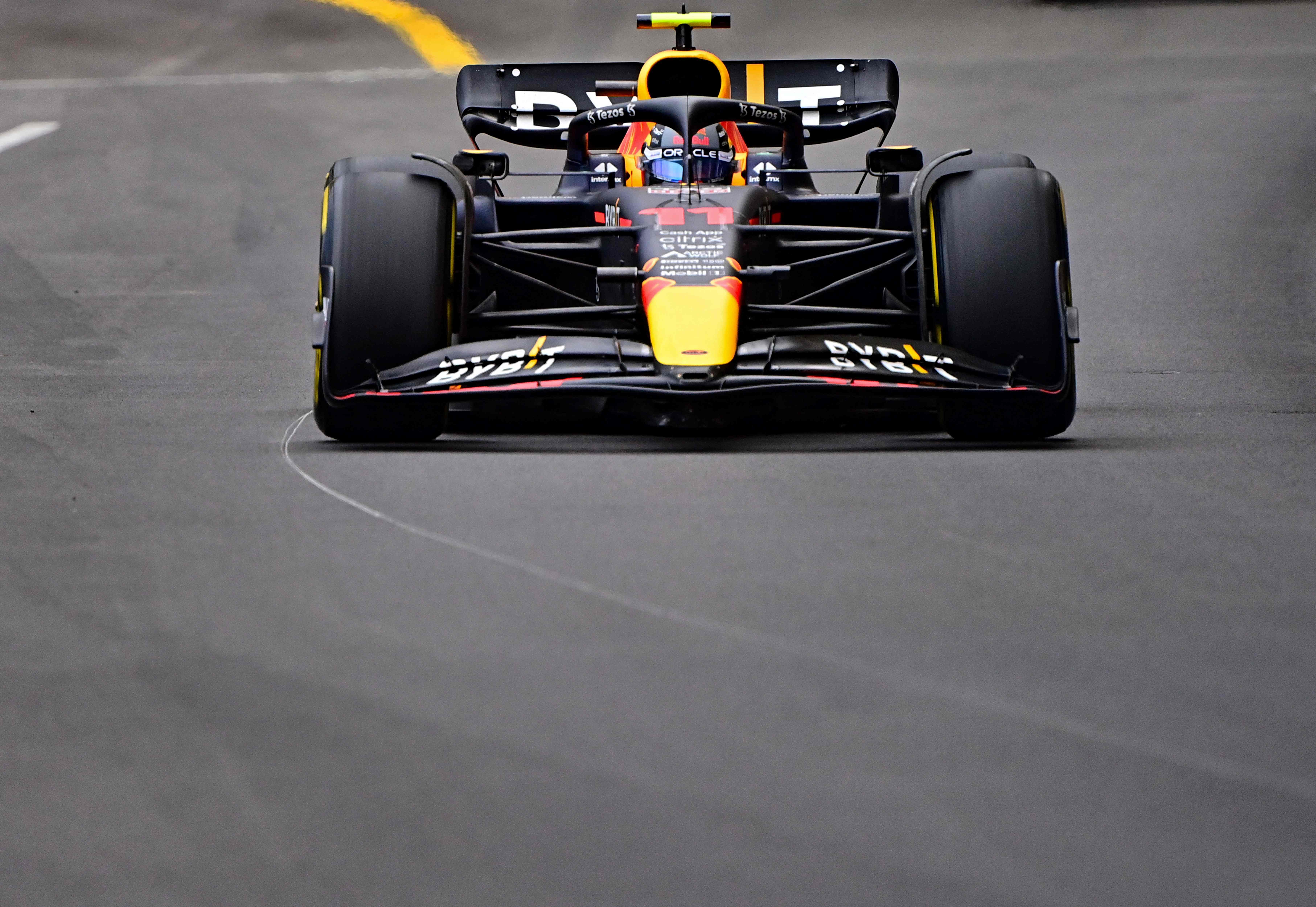 梅赛德斯碾压雷诺车队，佩雷兹点燃赛场的简单介绍